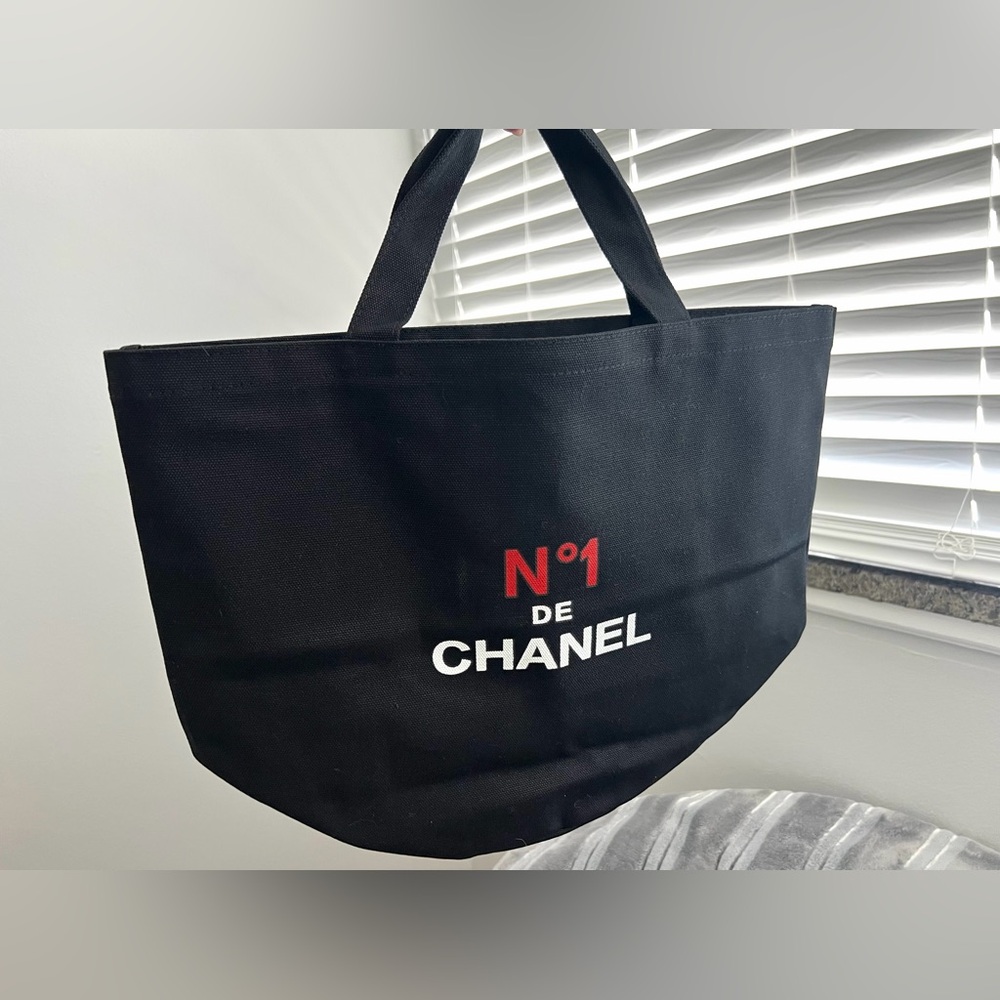 GWP/Novelty CHANEL Black Tote